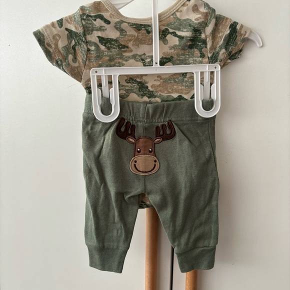 NWOT 2 Piece Baby Set - Picture 2 of 4